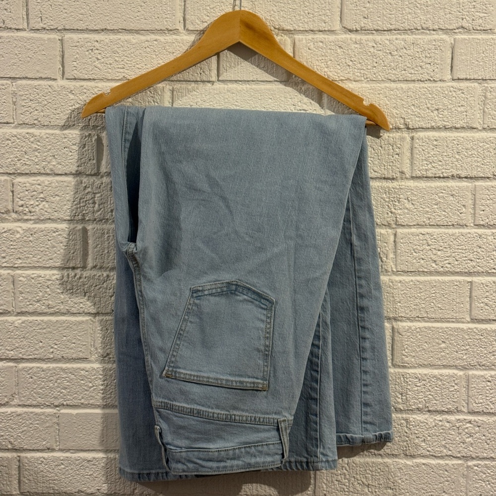 most adorable light wash flared jeans!